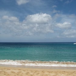 Waimea Beach Park - Overlooking the beach