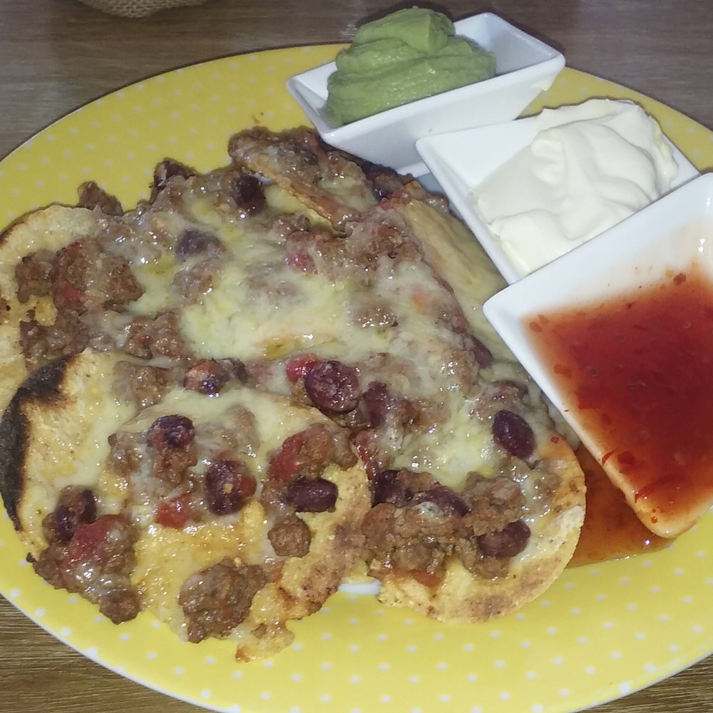 Vespas on Oak - Small serve nachoes with sweet chilli sauce, guac and sour cream  was so filling a delicious. - Italian Near Me - Evans Head, NSW