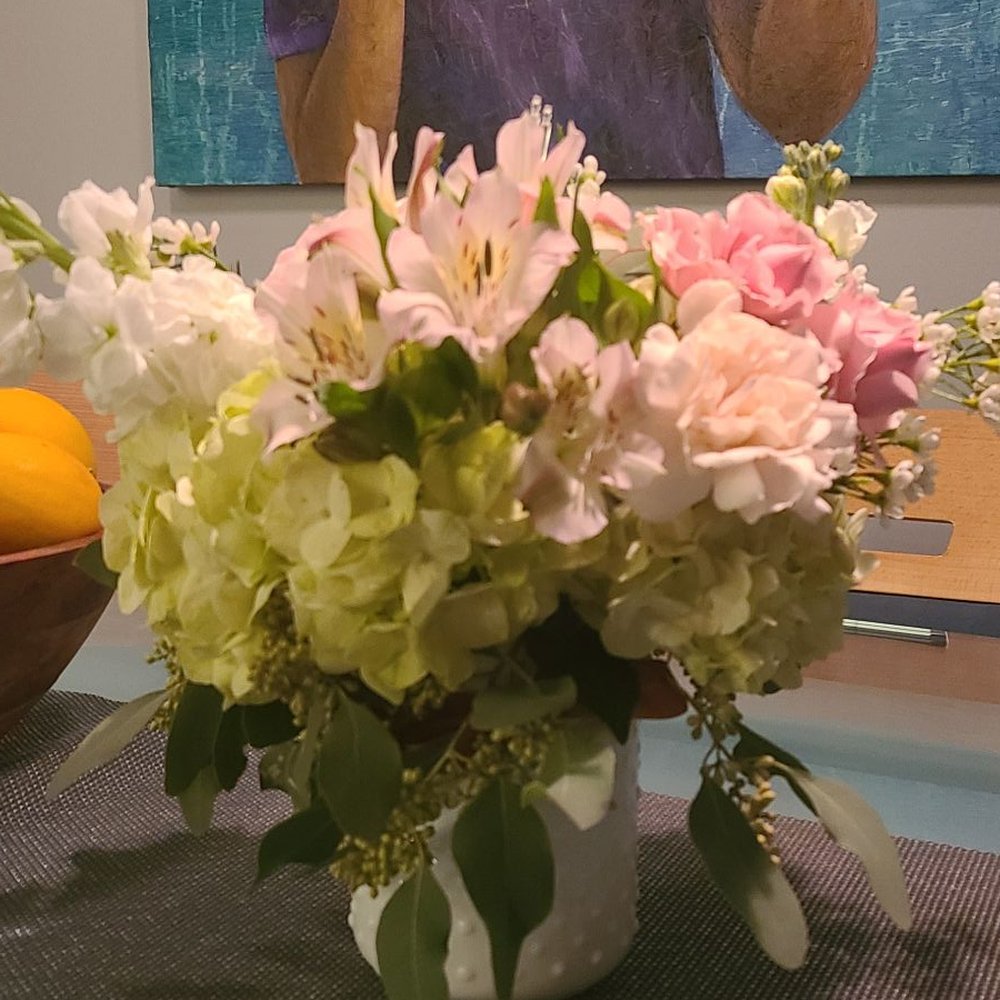 Just received this lovely floral bouquet on my door step. Will definitely call MDS for special occasions. HAPPY Valentine's day!