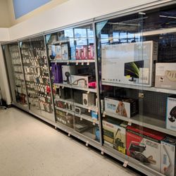 Shoppers Drug Mart - Electronics locked away