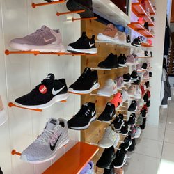 Shoe Palace