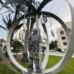 Tribute to Lineman