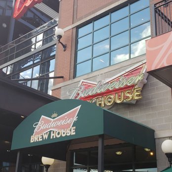 Budweiser Brew House - Ice cold beer! - Sports Bars Near Me - Saint Louis, Missouri