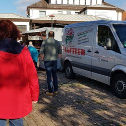 Wochenmarkt Egelsbach - C-Schlange beim Landmetzger...