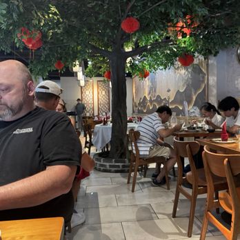 Han Palace - Inside - Dim Sum Near Me - Washington, DC, District of Columbia