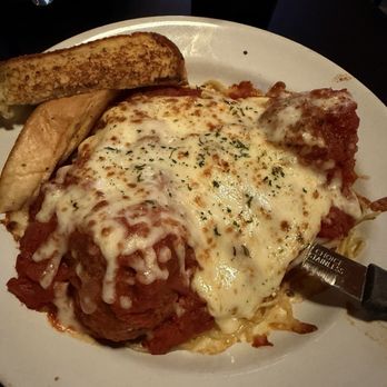 JP Henry's Restaurant - American Near Me - Parkersburg, West Virginia