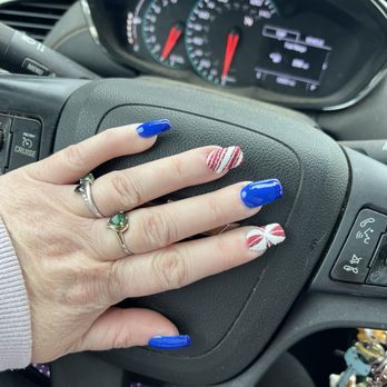 Q Nails - Left hand - Nail Salons Near Me - Vancouver, Washington Q Nails - Left hand - Nail Salons Near Me - Vancouver, Washington
