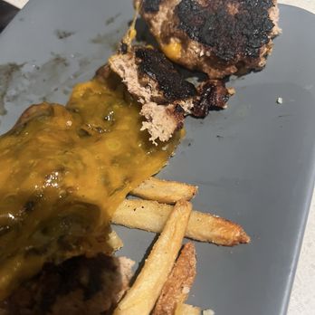 PopStroke - Burnt burger - Burgers Near Me - San Antonio, Texas PopStroke - Burnt burger - Burgers Near Me - San Antonio, Texas