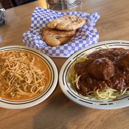 Linguini with Clams at its finest, and the Spaghetti Marinara with Meatballs. The Garlic Bread was fresh and delicious too! Linguini with Clams at its finest, and the Spaghetti Marinara with Meatballs. The Garlic Bread was fresh and delicious too!