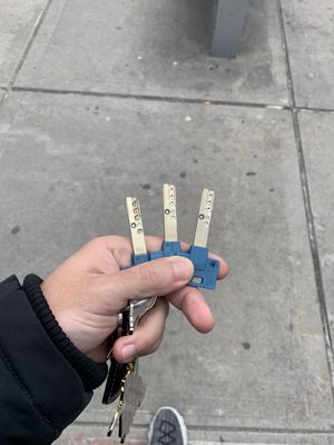 DV Locksmith & Hardware