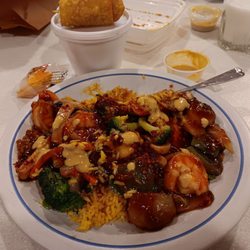 Peking Chinese Restaurant - Human shrimp, egg roll, wonton soup, hot oil, and their own hot mustard.