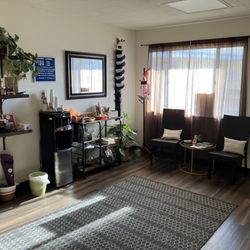 Twin Palms Health and Beauty - Main lobby and tea and snack cart