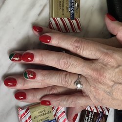 CP Nails and spa - Christmas coming for simple nails