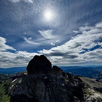 Castle Peak - Hiking Near Me