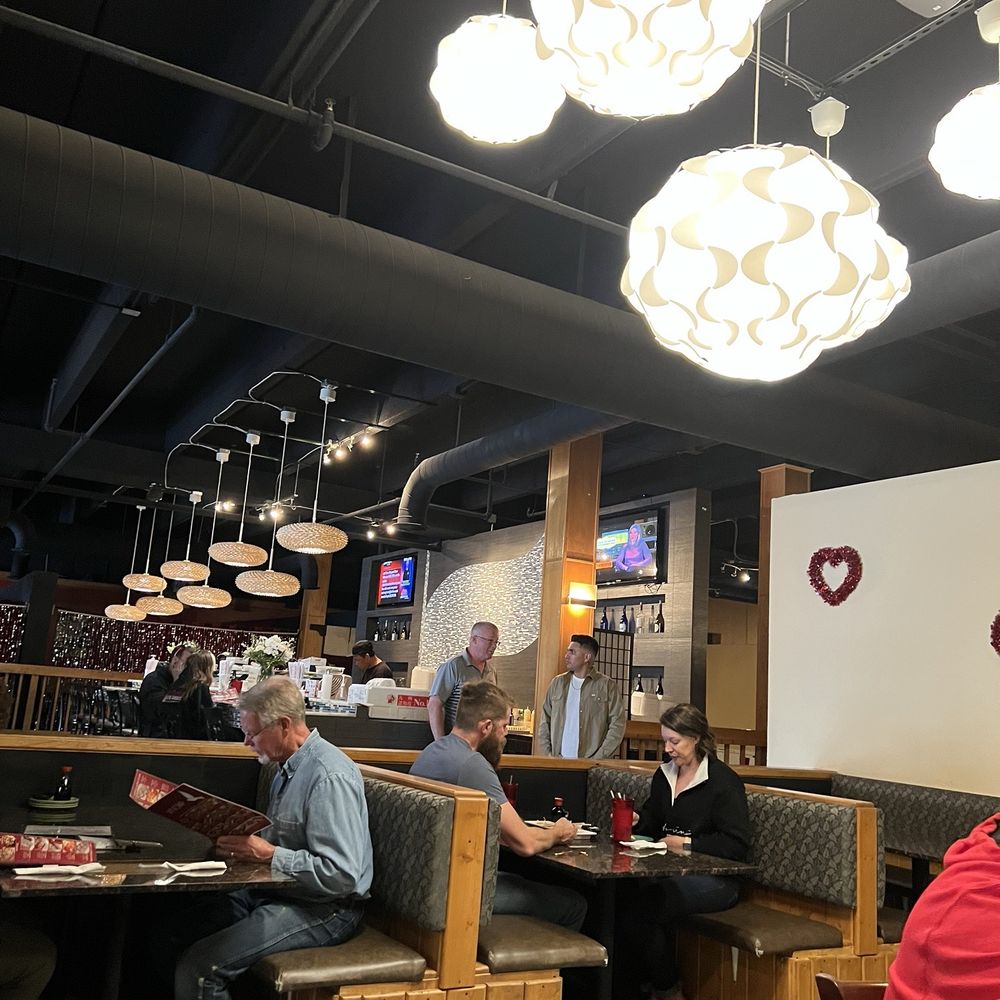 Bejo - Front seating area and bar - Japanese Near Me - Cheyenne, Wyoming Bejo - Front seating area and bar - Japanese Near Me - Cheyenne, Wyoming