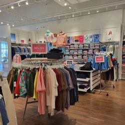 Vineyard Vines - This store is always immaculate. Employees are so welcoming and friendly