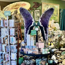 Luscious Boutique - Butterfly wings amethyst Crystal