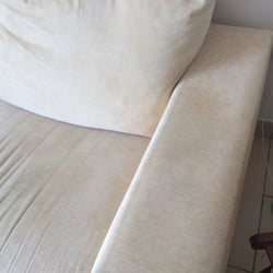 Fewo - Sofa überseht mit Flecken
