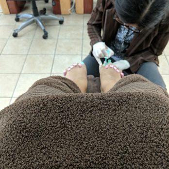 Nail Studios - Getting my toes ready for vacay - Nail Salons Near Me - Lyons, Illinois