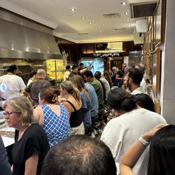 Cal Pep - The wait to sit at the bar