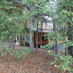 Rim Rocks Dogwood Cabins - Deer Run in the spring