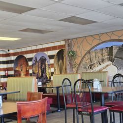 Mr Shawarma - Dining area