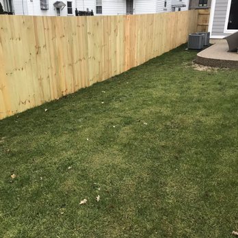 Upright Fence - Fences & Gates Near Me - Westland, Michigan Upright Fence - Fences & Gates Near Me - Westland, Michigan