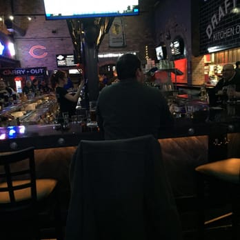 Draft Picks - View of bar at Draft Picks in Naperville - Sports Bars Near Me - Naperville, Illinois