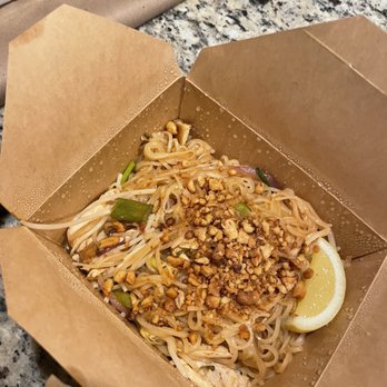 Chao Baan - Pad Thai with chicken and tofu - Thai Near Me - St. Louis, Missouri
