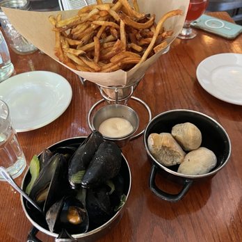 Hopleaf Bar - 1b mussels in beer - Gastropubs Near Me - Chicago, Illinois