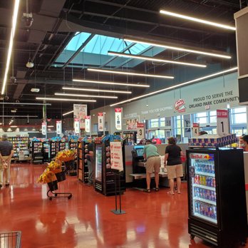 Angelo Caputo’s Fresh Markets - Interior ... 10 registers - Grocery Near Me - Orland Park, Illinois