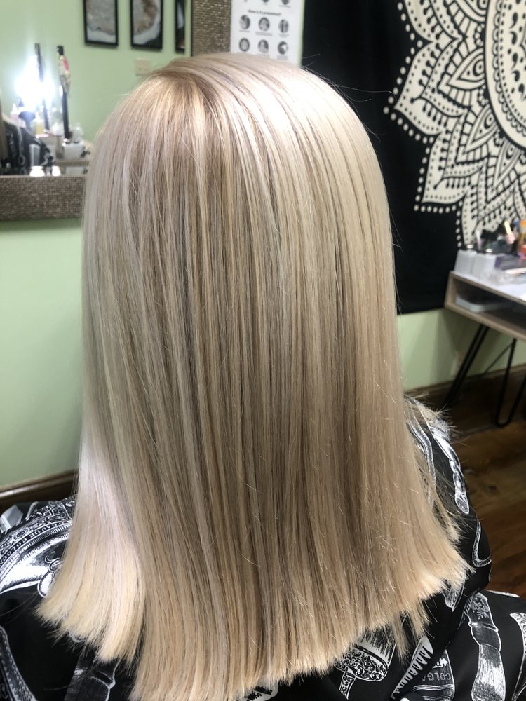 SANDRA’S SALON & SPA Updated September 2024 304 Main St, Edgefield, South Carolina Hair