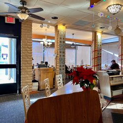 Kendall's Cafe - Inside of Kendall's at Christmas