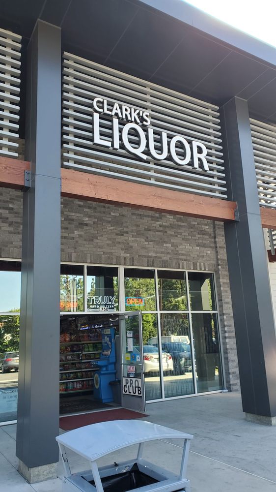 CLARKS LIQUOR Updated September 2024 11 Reviews 1750 Clark Ave