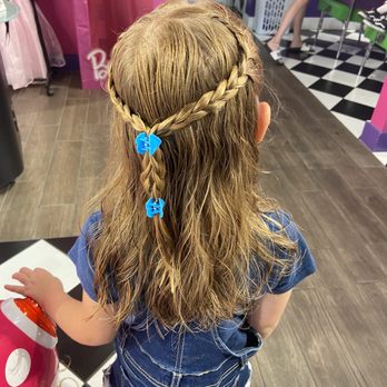 Sharkey’s Cuts for Kids - Kids Hair Salons Near Me - Peoria, Arizona