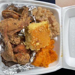 Tissy Tissy - Wings white beans yams corn bread