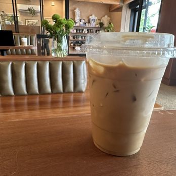 Makisupa Coffee Bar - Iced peanut butter latte - Coffee & Tea Near Me - Los Angeles, California Makisupa Coffee Bar - Iced peanut butter latte - Coffee & Tea Near Me - Los Angeles, California