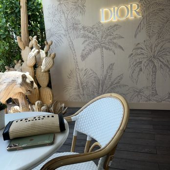 Dior Cafe - Outside dining - Coffee & Tea Near Me - Miami, Florida