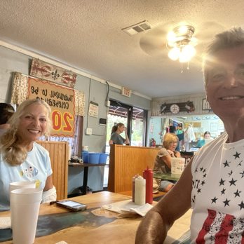 Taranto's Crawfish - Cute and comfy atmosphere. Very pleasant place. - Seafood Near Me - Biloxi, Mississippi Taranto's Crawfish - Cute and comfy atmosphere. Very pleasant place. - Seafood Near Me - Biloxi, Mississippi