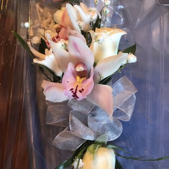 Lighthouse Flower Shop - $19+ for this corsage - Florists Near Me - Mesa, Arizona Lighthouse Flower Shop - $19+ for this corsage - Florists Near Me - Mesa, Arizona