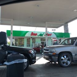 Valero Tulare Vmart