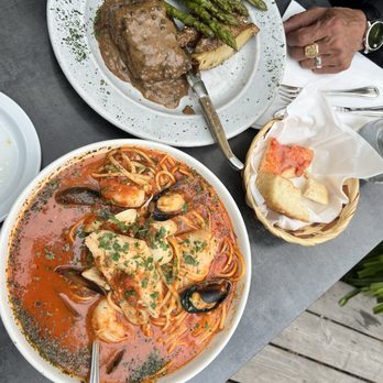 Luna Trattoria - Italian Near Me - Mendocino, California Luna Trattoria - Italian Near Me - Mendocino, California