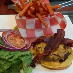 Magnolia Grill - Steakhouse burger