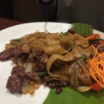 Aiyara Thai Cuisine - Drunken Noodle with beef - Thai Near Me - Temecula, California Aiyara Thai Cuisine - Drunken Noodle with beef - Thai Near Me - Temecula, California