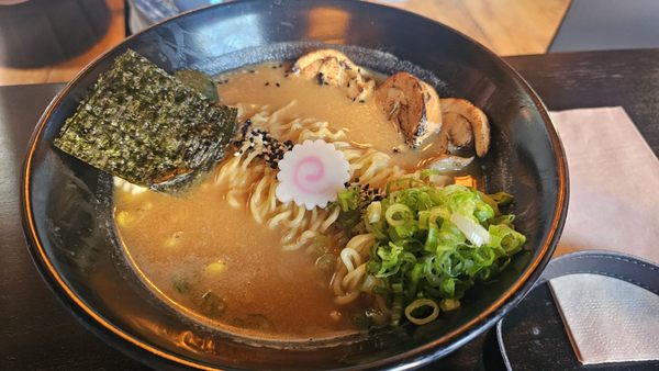 Jimoto Ramen by null