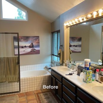 Renaissance Kitchens, Bath & Flooring - Master bathroom before - Flooring Near Me - Orange, California