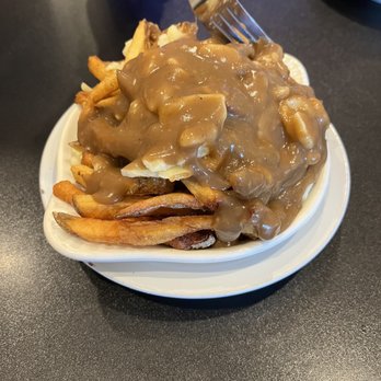 Maple Leaf Diner - Canadian Classic Poutine (half) - American Near Me - Dallas, Texas Maple Leaf Diner - Canadian Classic Poutine (half) - American Near Me - Dallas, Texas