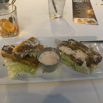 Federal American Grill - Cher - Burgers Near Me - Houston, Texas