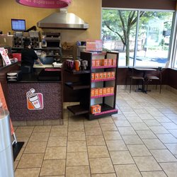 Dunkin' - Inside