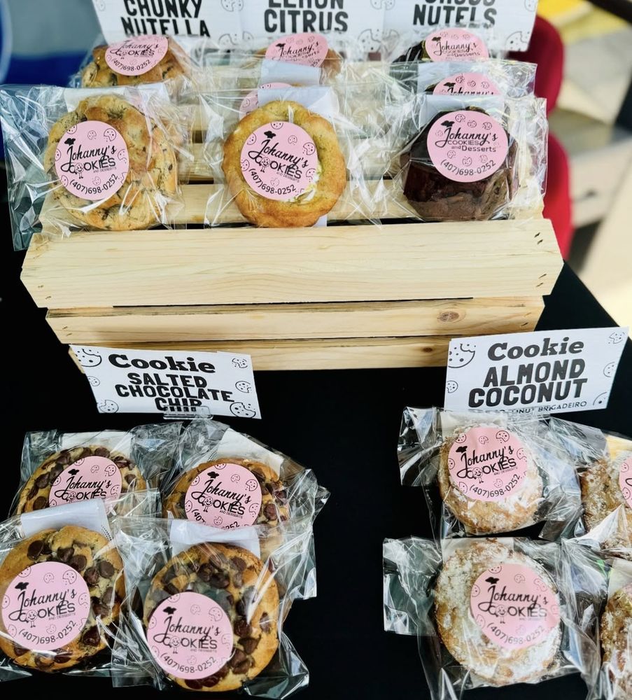Johanny 's Cookie & Desserts Logo